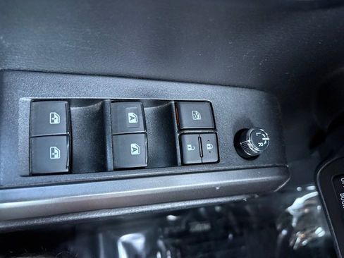 Used 2017 Toyota Tacoma TRD Off-Road w/ Tow Package image 21