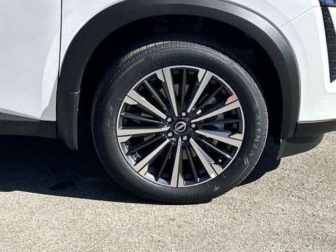 New 2026 Nissan Pathfinder Platinum AWD/4WD image 23