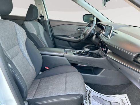 Used 2021 Nissan Rogue SV FWD image 30