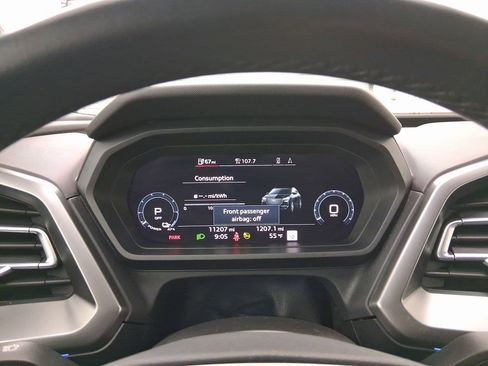 Used 2023 Audi Q4 e-tron Prestige image 17