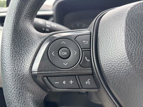 Certified 2025 Toyota Corolla Cross L FWD image 10