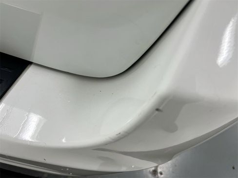 Used 2016 Chrysler Town & Country Touring image 33