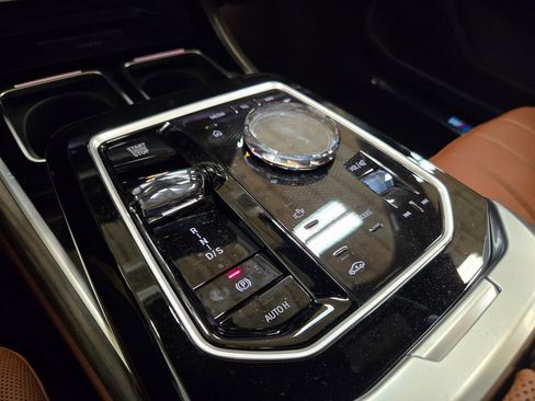 New 2025 BMW 760i xDrive w/ Executive Package image 21