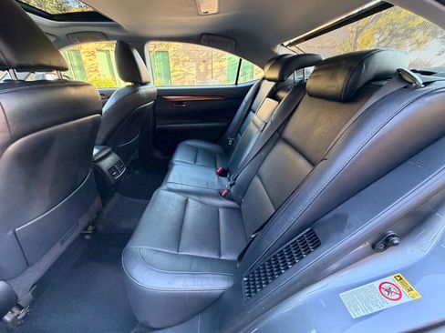 Used 2013 Lexus ES 300h w/ Luxury Pkg image 11