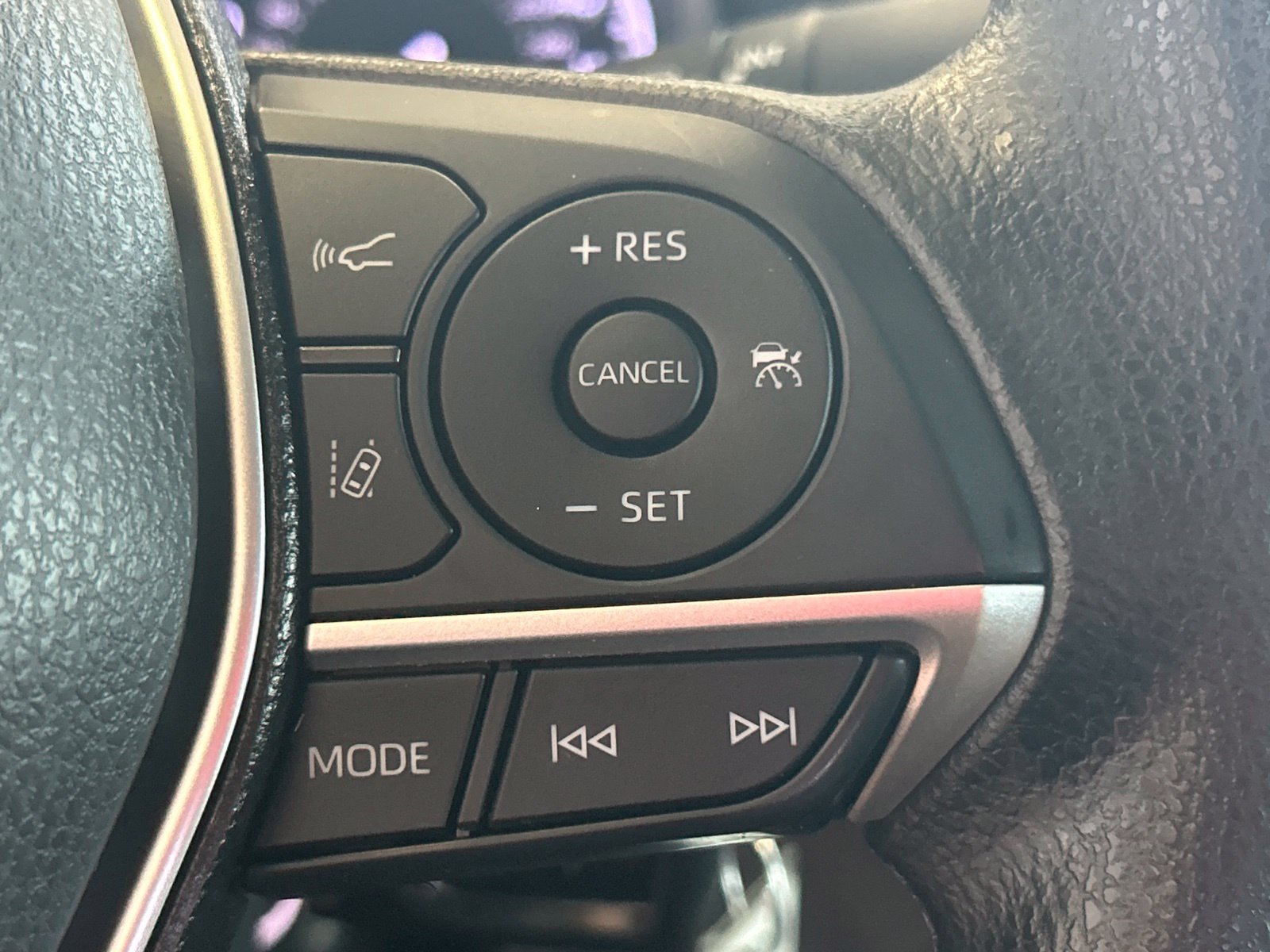 Used 2021 Toyota Camry LE w/ Carpet Mat Package (TMS) FWD image 20