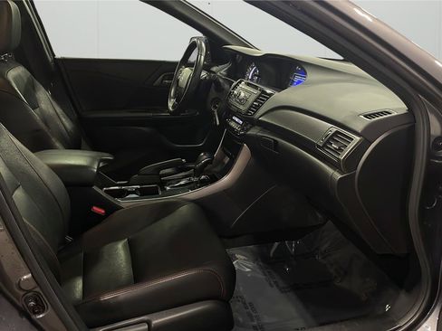 Used 2017 Honda Accord Sport Special Edition image 14