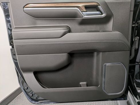 Used 2022 Chevrolet Silverado 1500 LT Trail Boss w/ LT Trail Boss Premium Package image 22