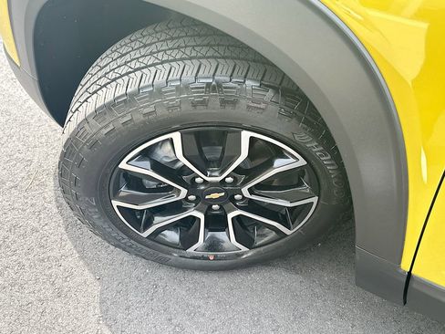 Used 2023 Chevrolet TrailBlazer ACTIV w/ Sun and Liftgate Package image 24