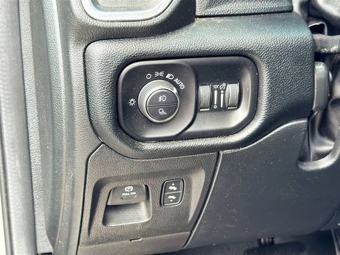 Used 2022 RAM 1500 Laramie AWD/4WD image 10