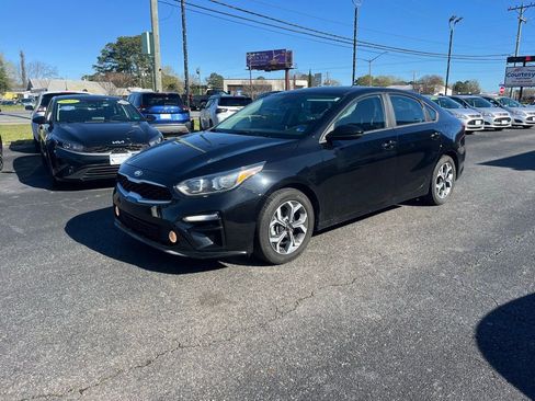 Used 2019 Kia Forte LXS image 2