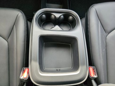 New 2026 Chrysler Pacifica Select image 12