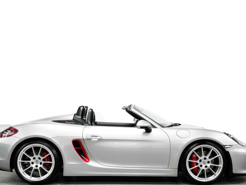 Used 2016 Porsche Boxster Spyder image 2