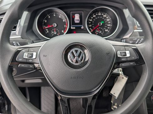 Used 2021 Volkswagen Tiguan S image 19