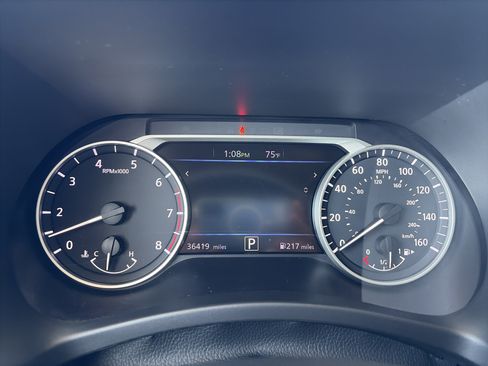 Used 2025 Nissan Sentra SV FWD image 24