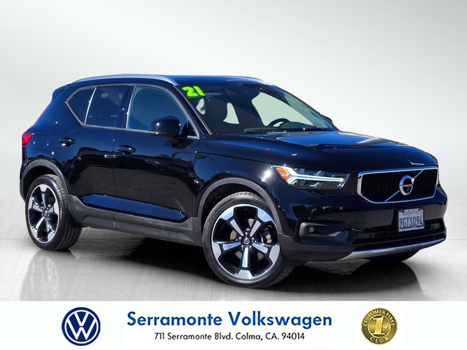 Used 2021 Volvo XC40 T5 Momentum w/ Premium Package AWD/4WD image 1