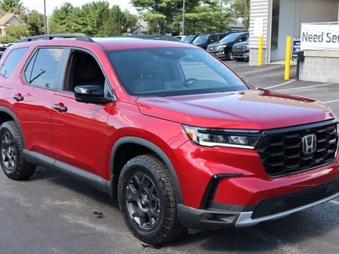 Used 2024 Honda Pilot TrailSport image 12
