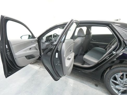 New 2026 Hyundai Elantra Hybrid FWD image 20