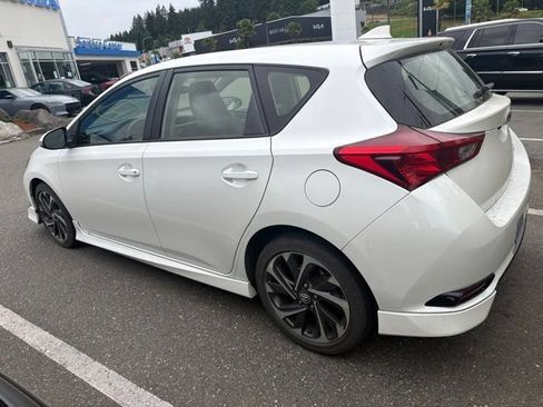 Used 2018 Toyota Corolla iM FWD image 5