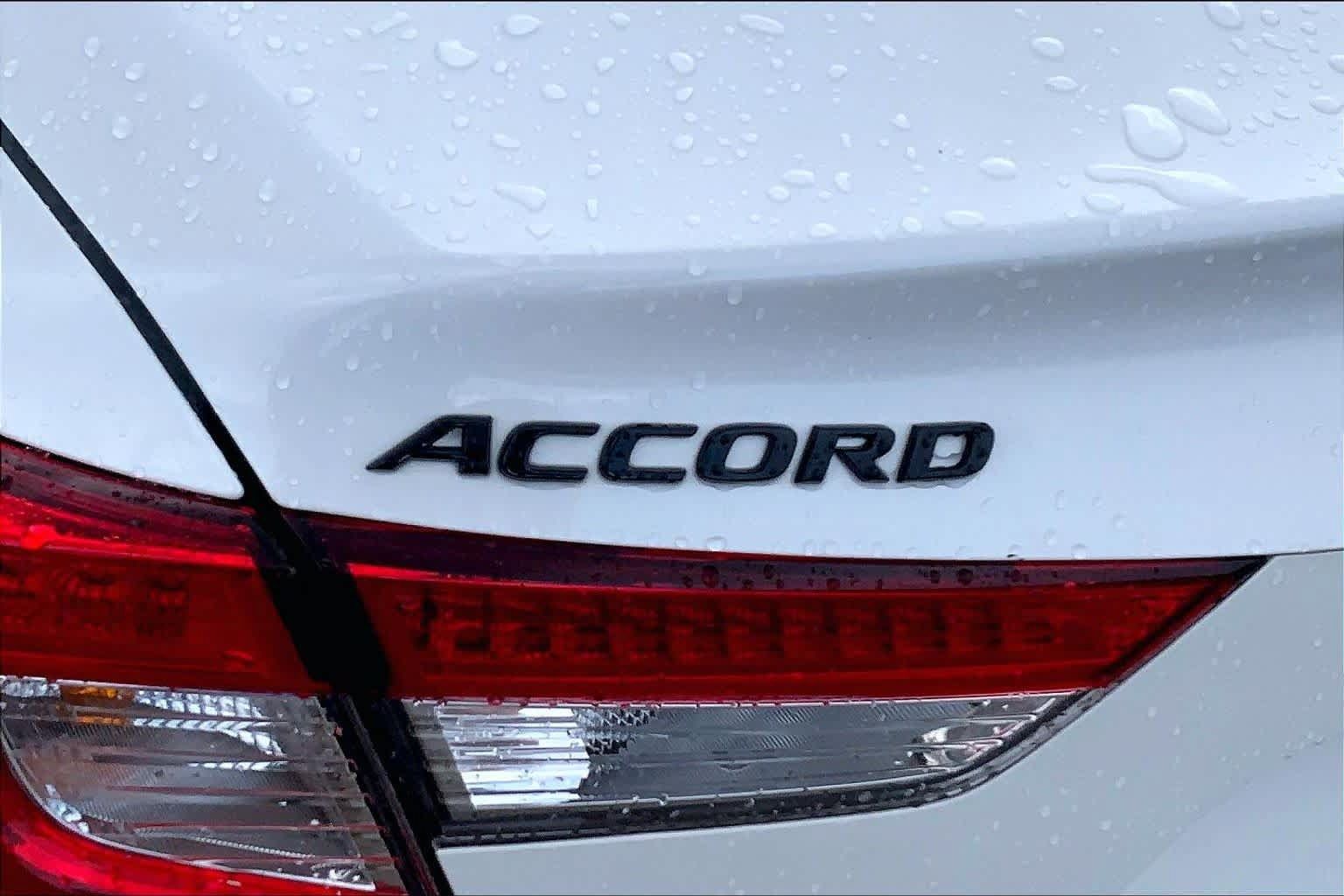 Used 2022 Honda Accord Touring image 9