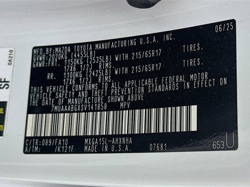 Used 2025 Toyota Corolla Cross L AWD/4WD image 33
