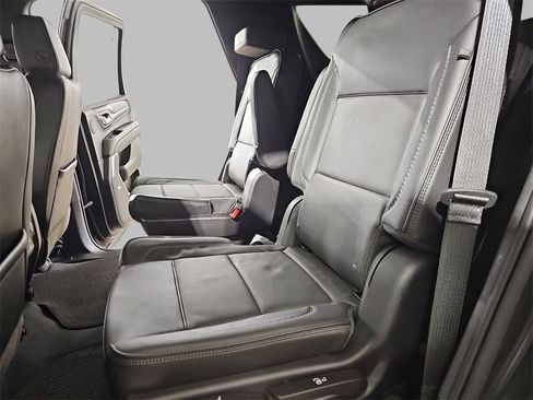 Certified 2022 GMC Yukon Denali w/ Max Trailering Package image 15