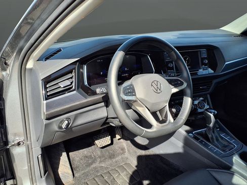 Used 2023 Volkswagen Jetta SE image 60