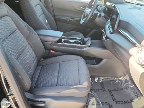 Used 2025 Chevrolet Equinox LT image 13