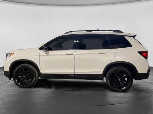 Used 2024 Honda Passport Black Edition image 8