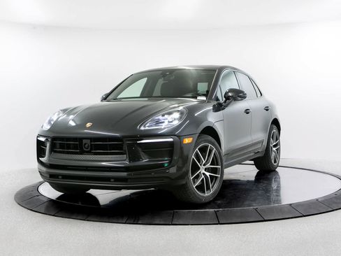 Certified 2023 Porsche Macan AWD/4WD image 1