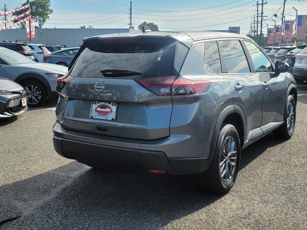 Used 2026 Nissan Rogue SV AWD/4WD image 8