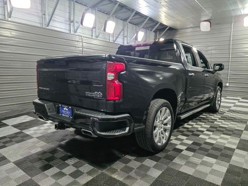 Used 2019 Chevrolet Silverado 1500 High Country w/ Technology Package AWD/4WD image 5