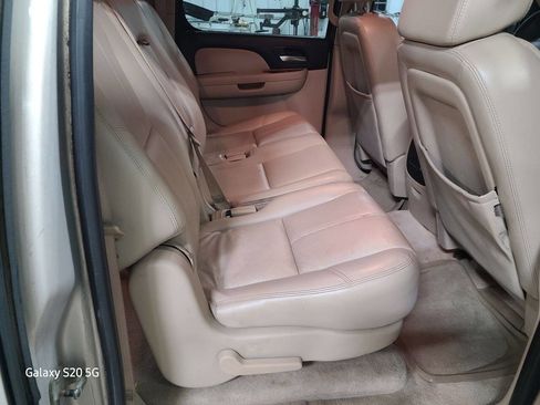 Used 2007 Chevrolet Suburban LT w/ LT Preferred Equipment Group image 16