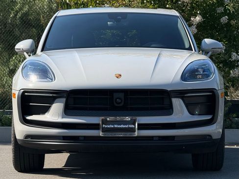 Used 2026 Porsche Macan AWD/4WD image 10