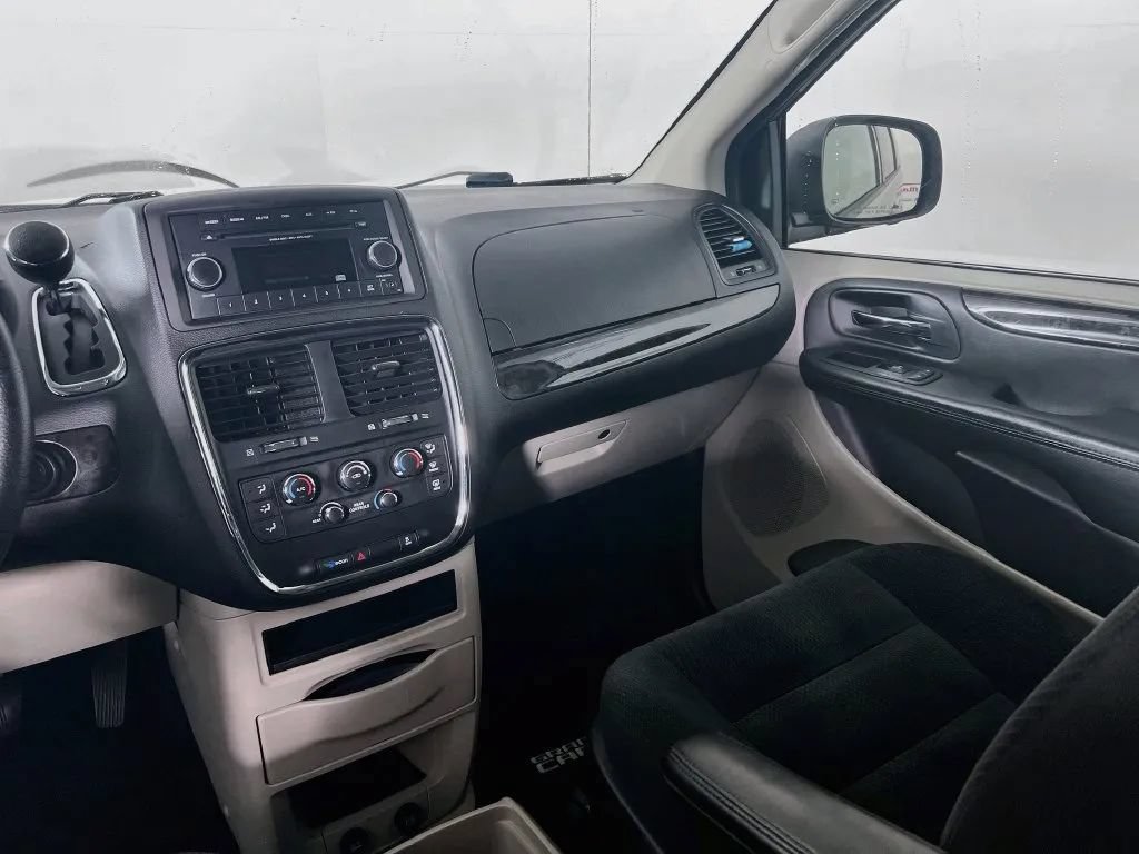 Used 2016 Dodge Grand Caravan SE w/ Quick Order Package 29E SE FWD image 20