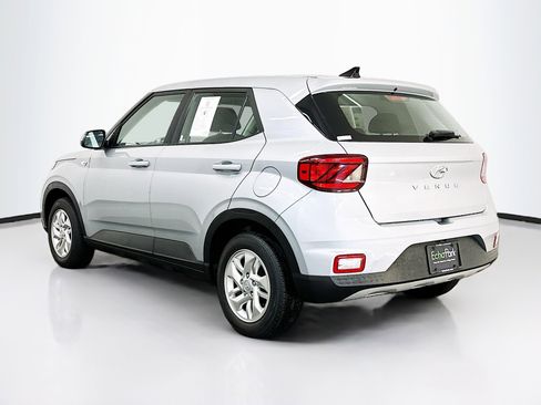 Used 2021 Hyundai Venue SE FWD image 5