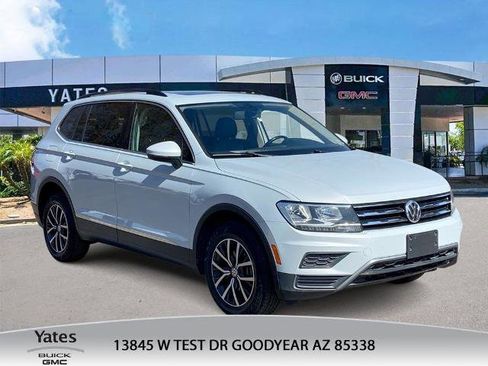 Used 2018 Volkswagen Tiguan SE w/ Panoramic Sunroof Package image 1
