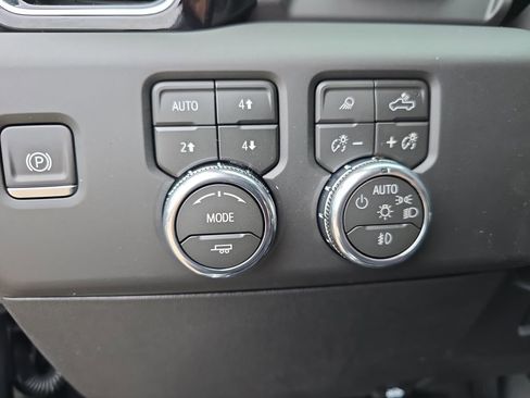New 2026 GMC Sierra 2500 Denali w/ Denali Reserve Package AWD/4WD image 25