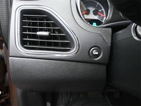 Used 2012 Chrysler 200 Touring image 33