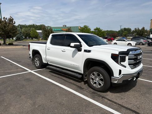 Used 2022 GMC Sierra 1500 SLE AWD/4WD image 2