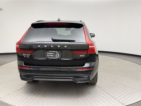Certified 2025 Volvo XC60 B5 Plus image 3