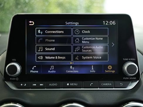 Used 2025 Nissan Sentra SV FWD image 33