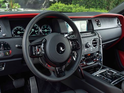 Certified 2023 Rolls-Royce Cullinan w/ Dark Exterior Package image 25