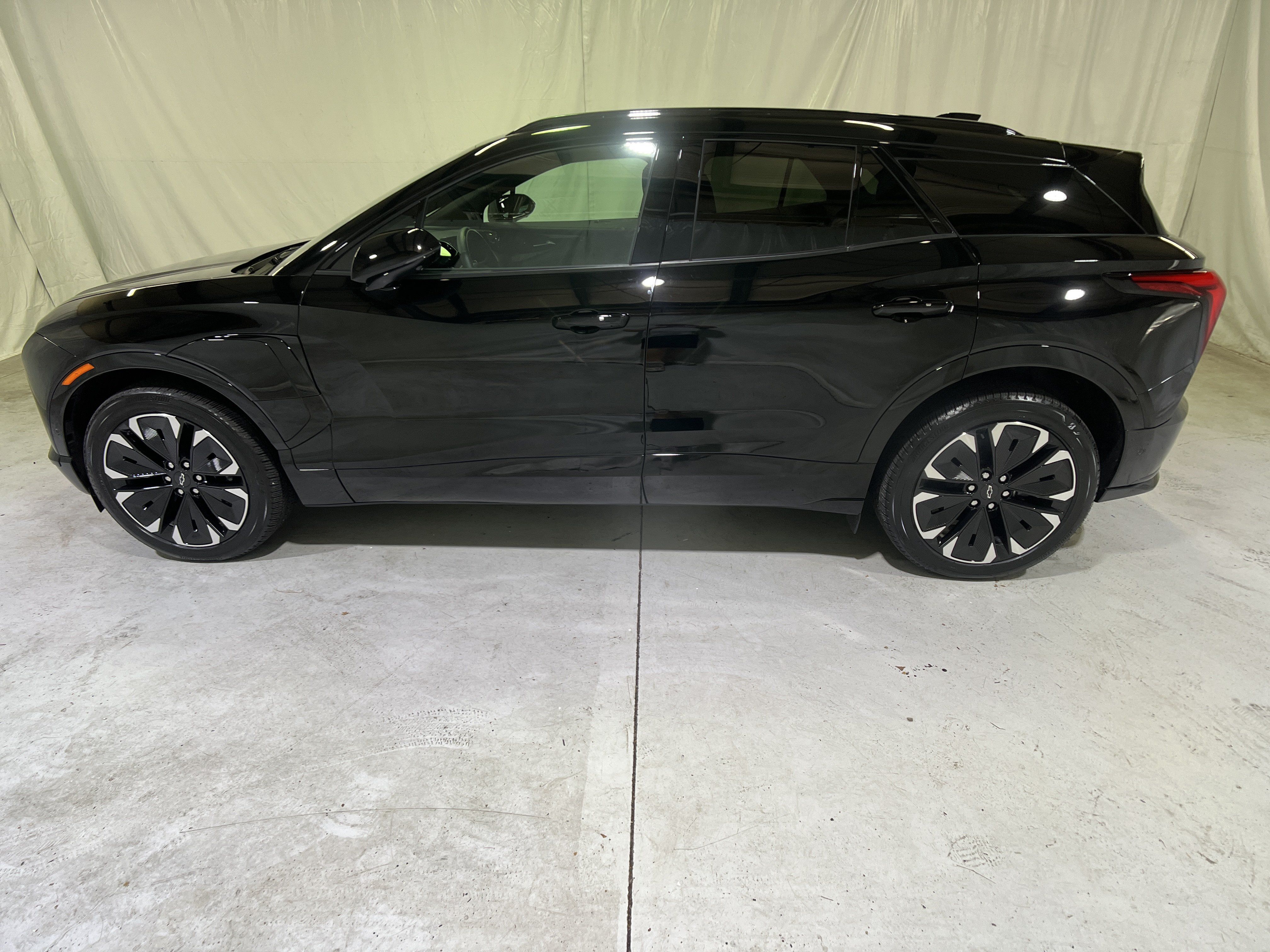Used 2026 Chevrolet Blazer EV RS w/ Super Cruise Package AWD/4WD image 7