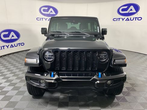 Used 2021 Jeep Wrangler Unlimited Sahara AWD/4WD image 9