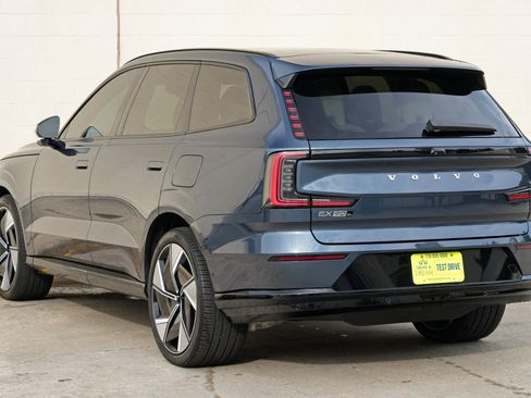 Used 2025 Volvo EX90 Ultra AWD/4WD image 51