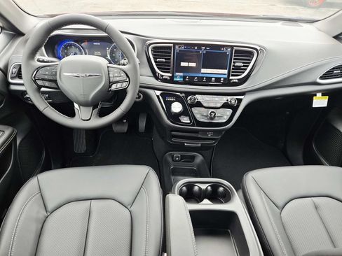 New 2026 Chrysler Pacifica Select w/ S Appearance Package FWD image 11