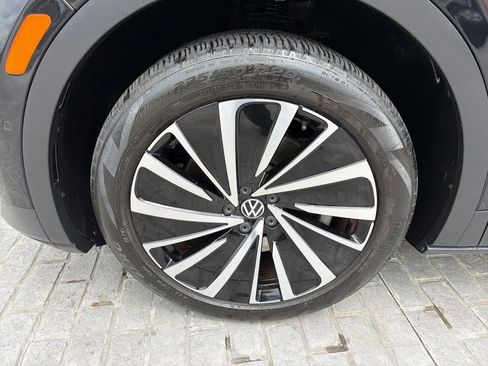 Certified 2023 Volkswagen ID.4 Pro S Plus AWD/4WD image 29