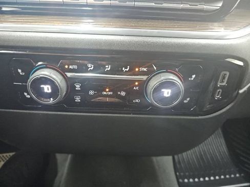 Used 2023 Chevrolet Silverado 1500 LT AWD/4WD image 5