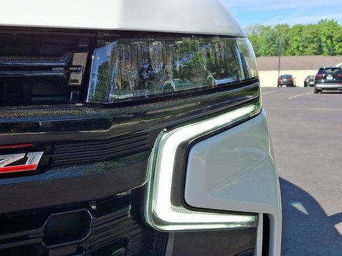 Certified 2023 Chevrolet Tahoe Z71 w/ Luxury Package AWD/4WD image 28