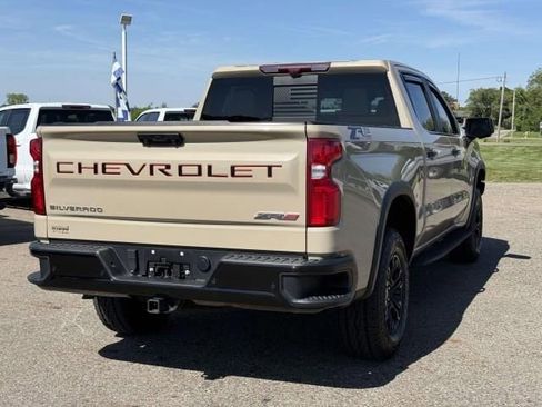 Used 2022 Chevrolet Silverado 1500 ZR2 w/ Technology Package AWD/4WD image 5
